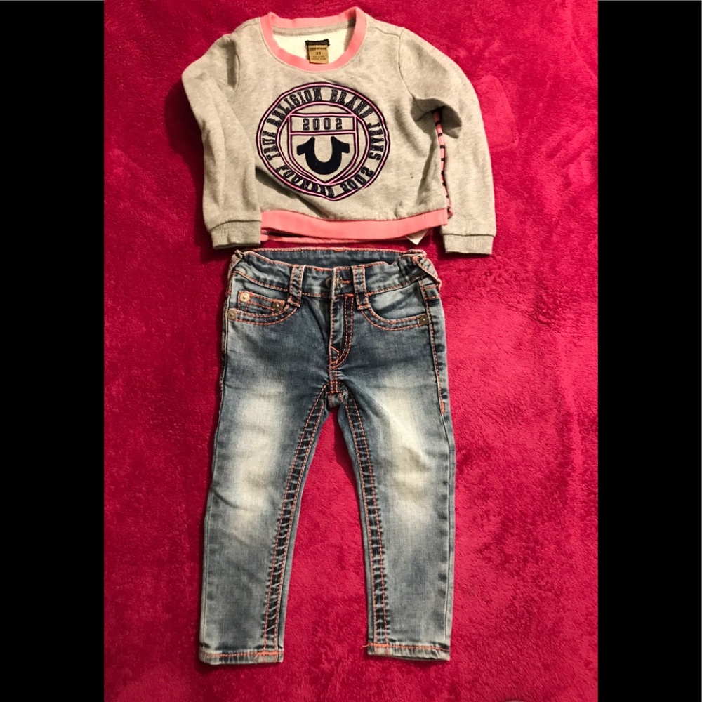Jeans with sweatshirt